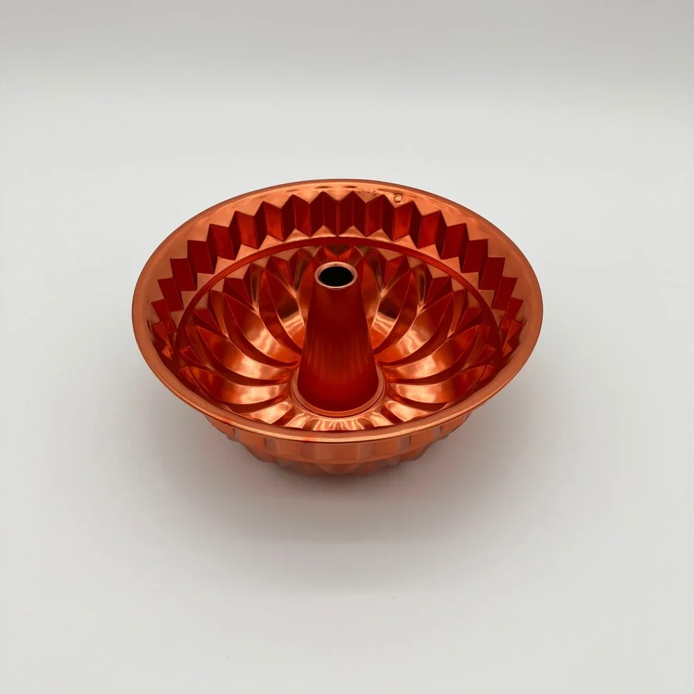 Bundt Cake Pan 8.5in Copper Tone Fluted Geometric Jello Mold Vintage